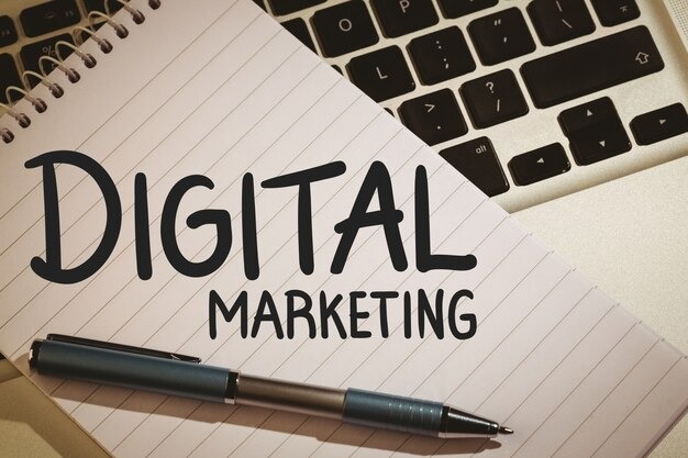 digital maketing on notebook